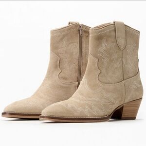 Seychelles Beige Embroidered Ankle Booties Eagle Rock